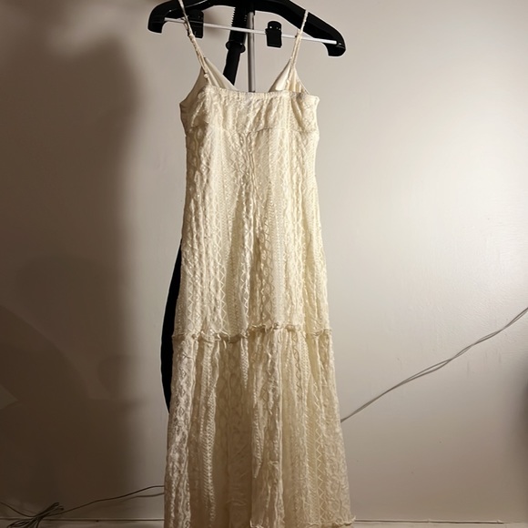 Lace Detailed Tiered Maxi Dress - Picture 7 of 7